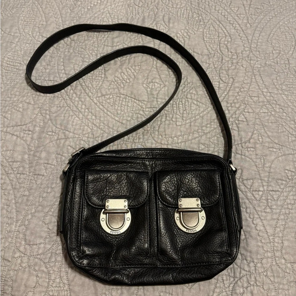 Fossil Cow Hide Leather Black Pocket Buckle Y2K Full Zip Crossbody Bag - Picture 1 of 8